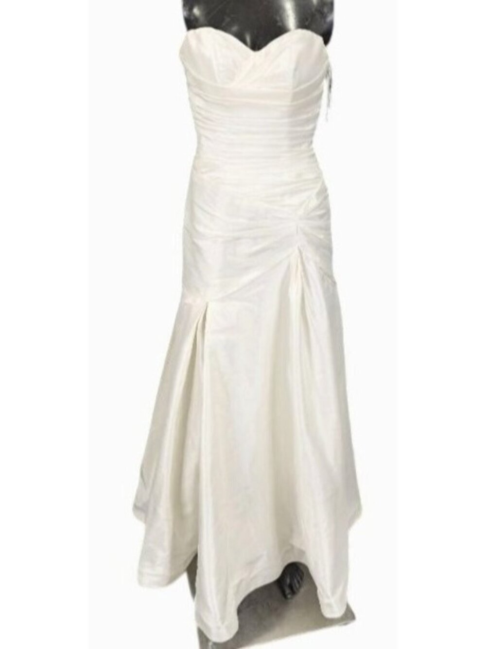 Women's Strapless Wedding Formal Gown Size 4 Creme Ruched Sweetheart Neckline